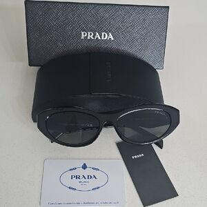 Chic Elegant Black Sunglasses